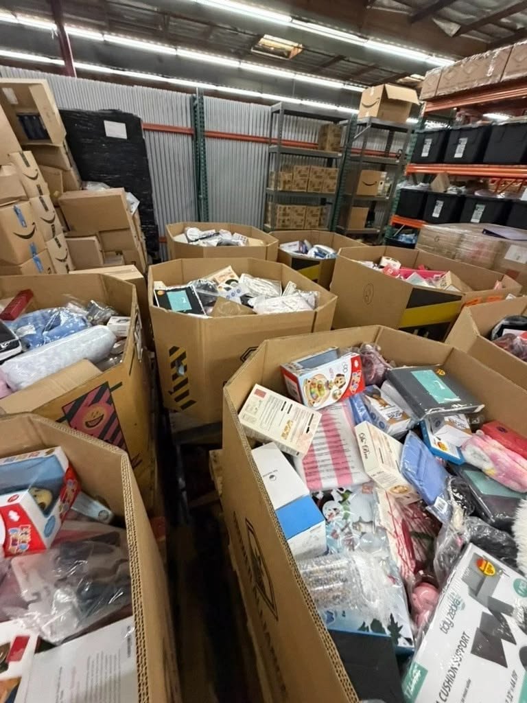 Bulk items pallet for sale - Image 2