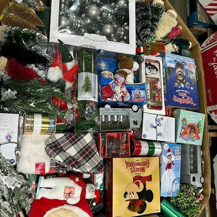 Wholesale Christmas liquidation pallets