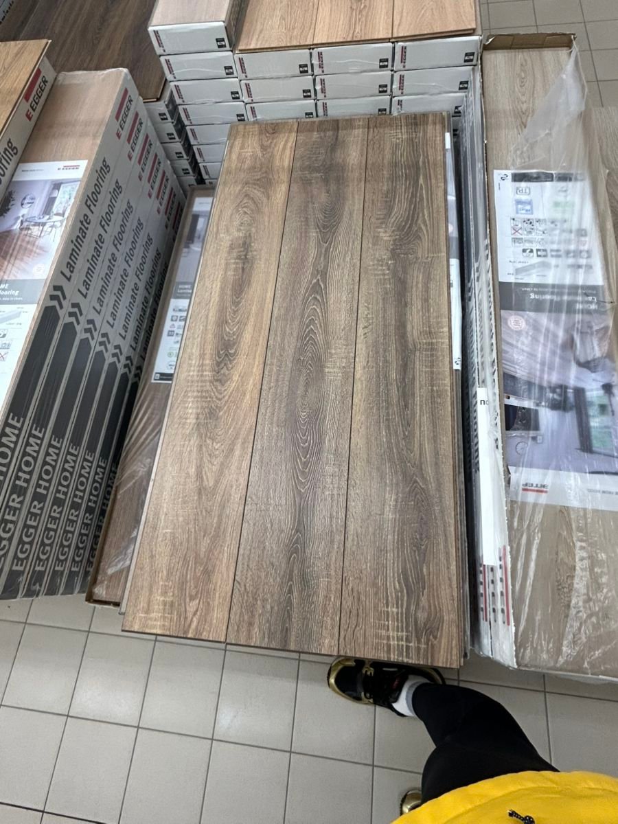 Home Depot Flooring Pallets - Image 6