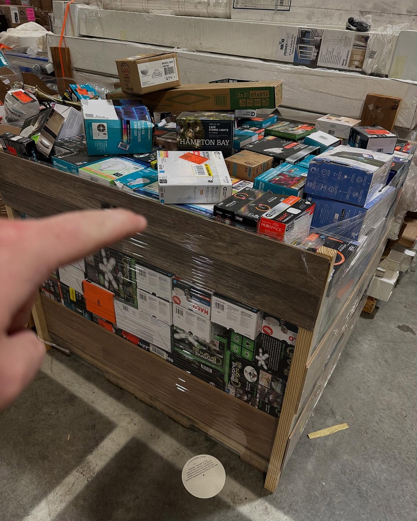 Lighting liquidation pallets - Image 5