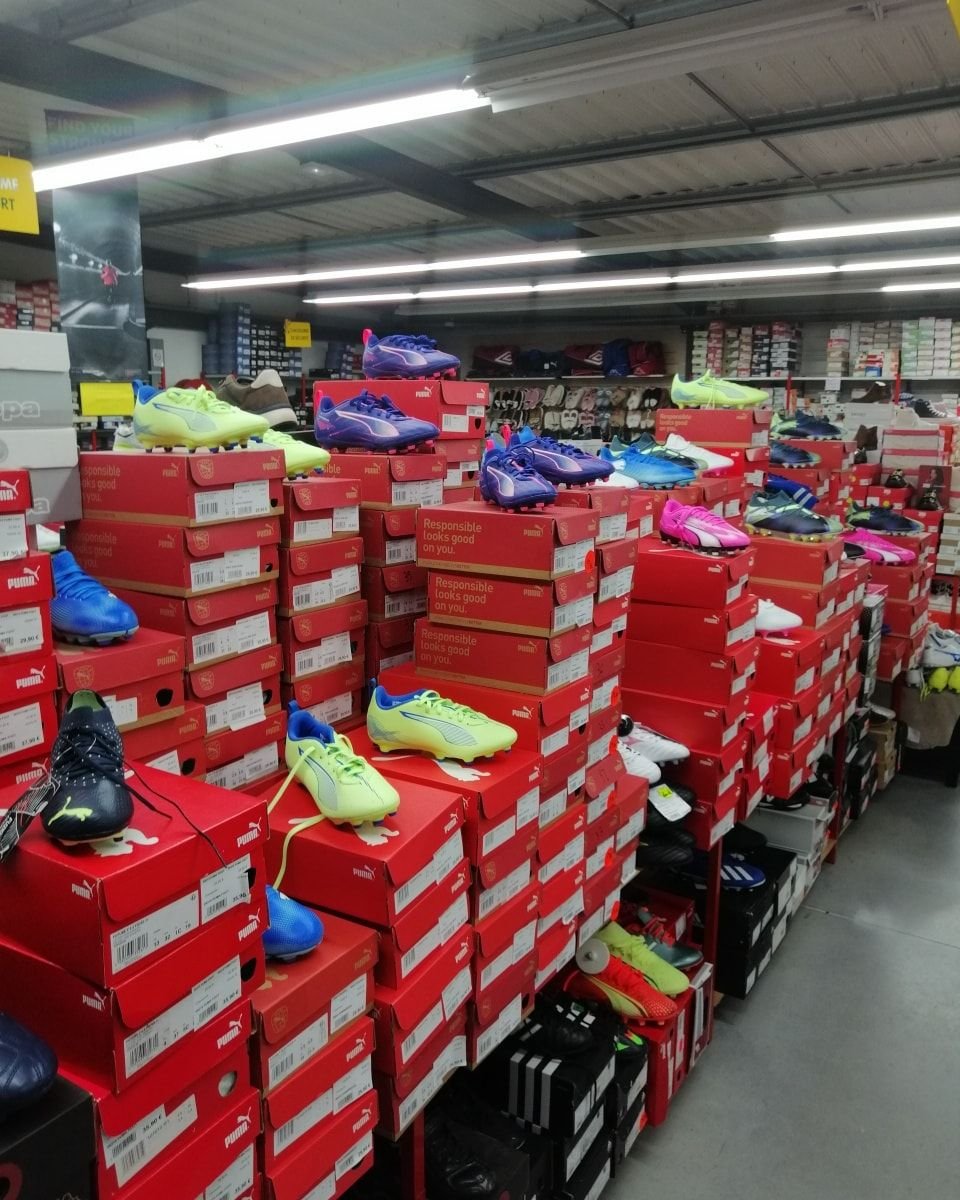 Soccer cleats pallets wholesale - Image 5