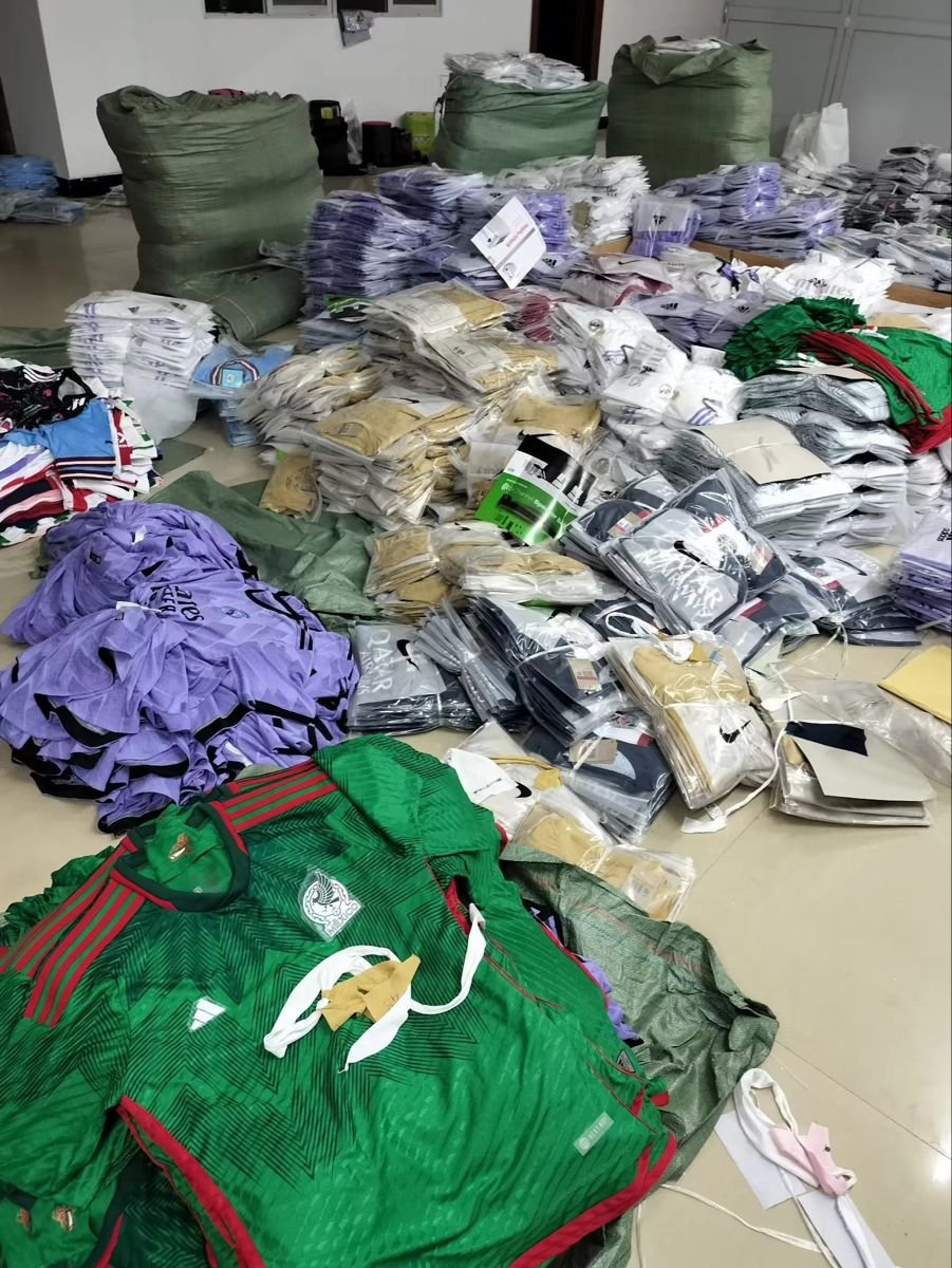Soccer jerseys pallets wholesale - Image 2