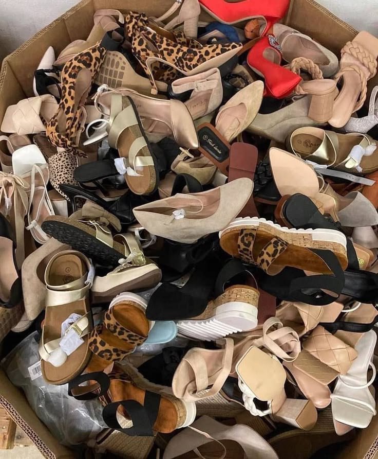 Target Women’s Shoes Pallet - Image 7