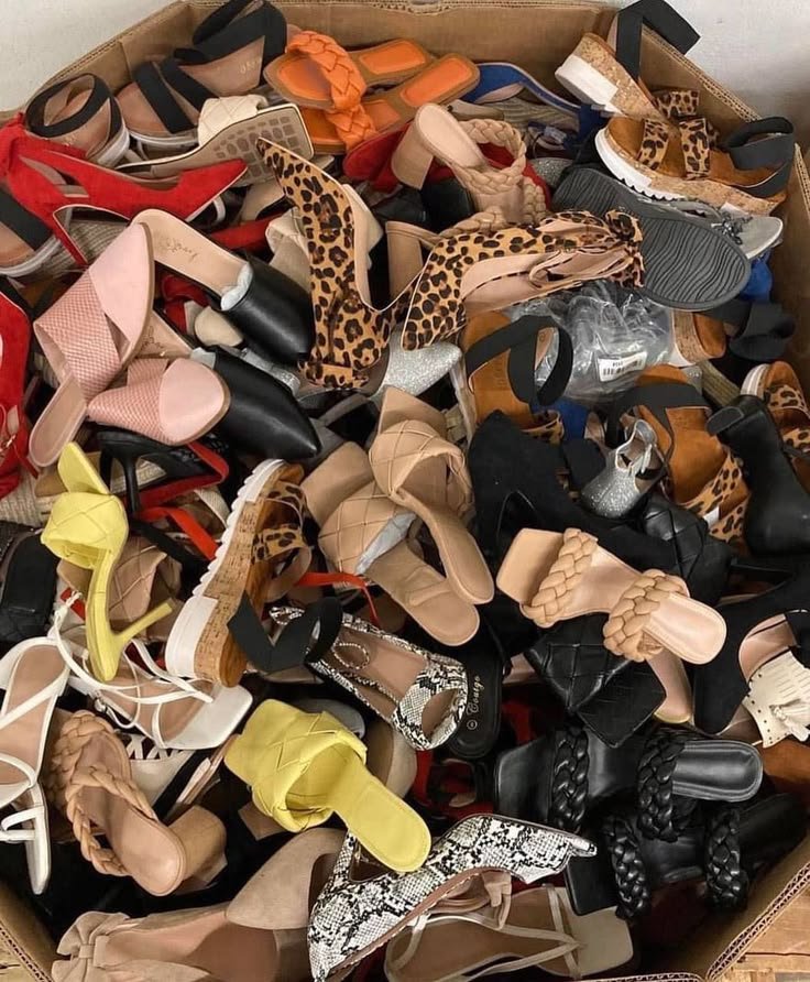 Target Women’s Shoes Pallet - Image 6
