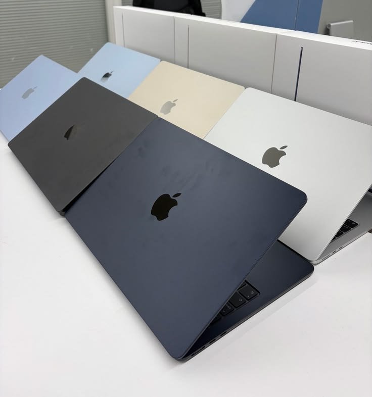 MacBook Air liquidation pallets - Image 2