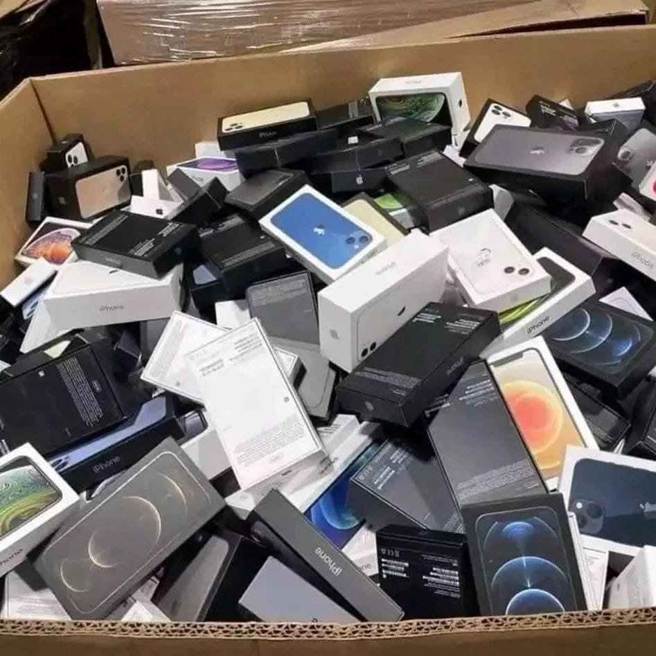 iPhone Liquidation Pallet