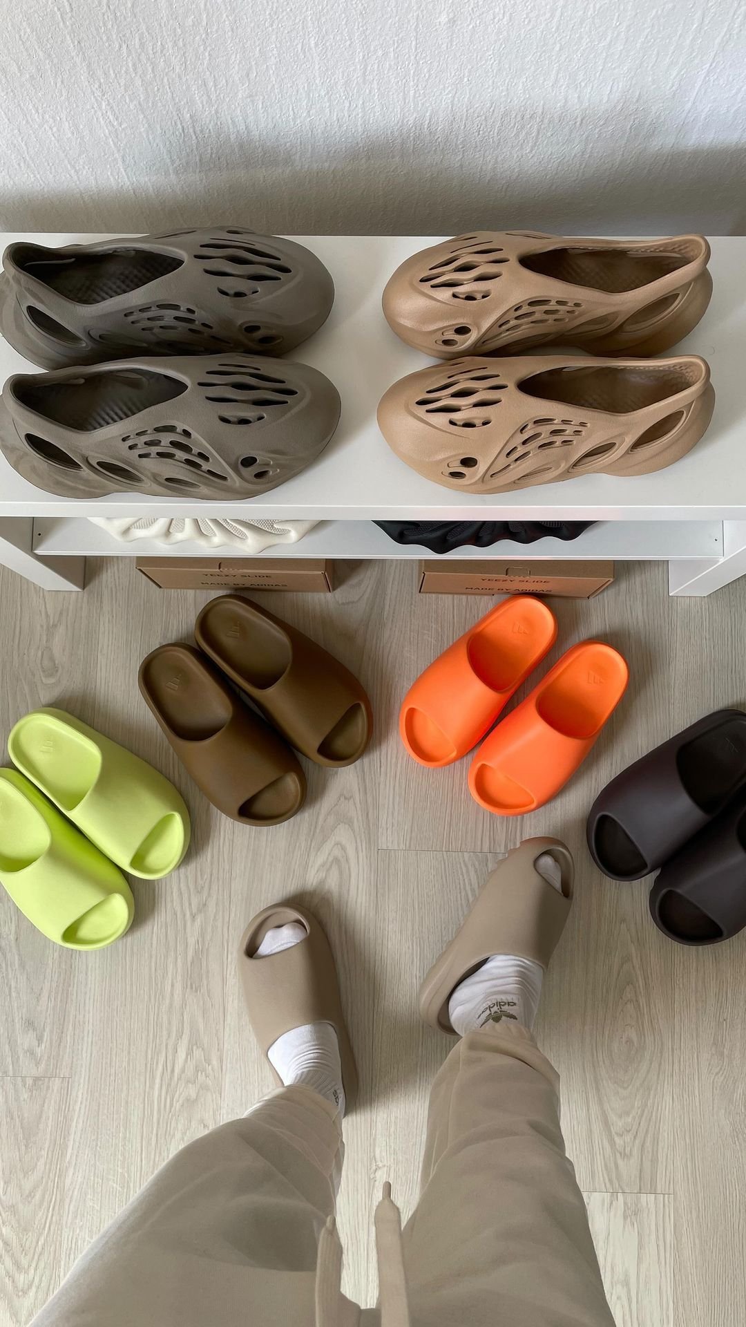 Yeezy Slides Pallets for Sale - Image 4