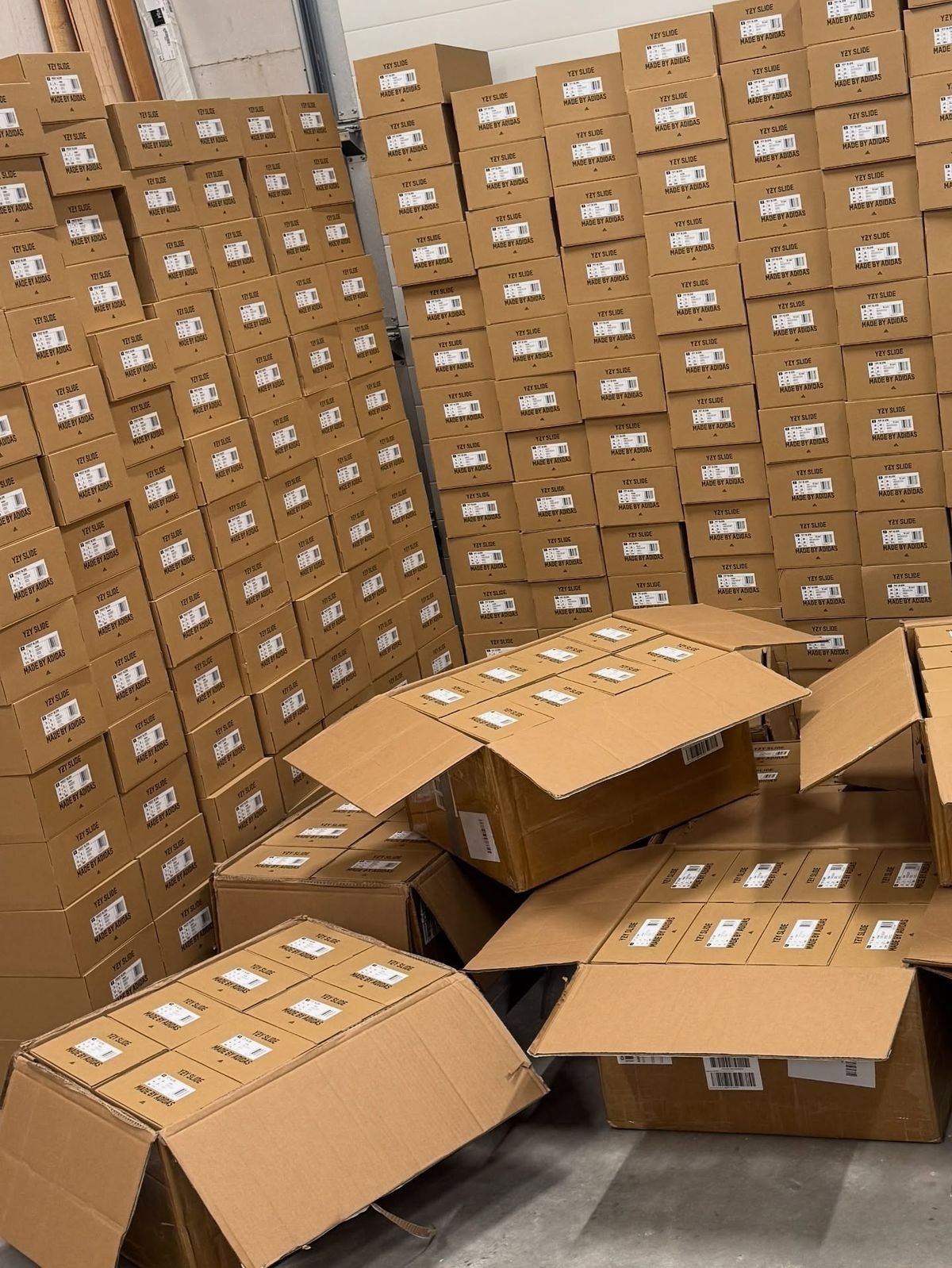 Yeezy Slides Pallets for Sale - Image 5