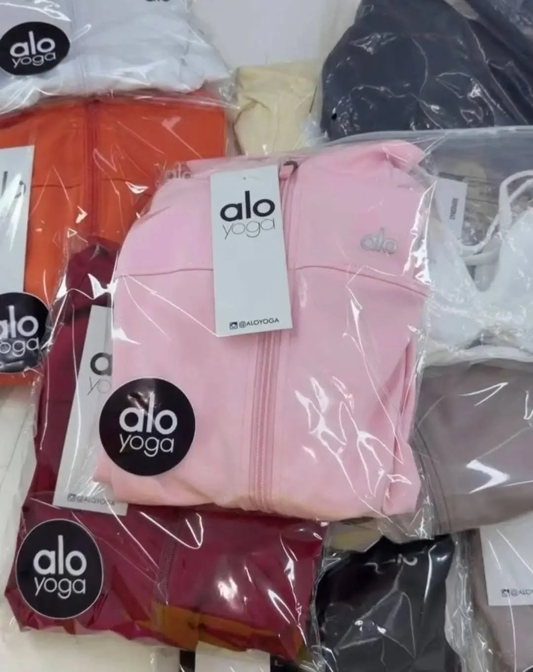 Alo Yoga Clothing Pallet - Image 2