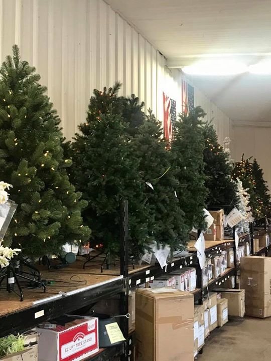 Christmas Tree pallet liquidation - Image 6