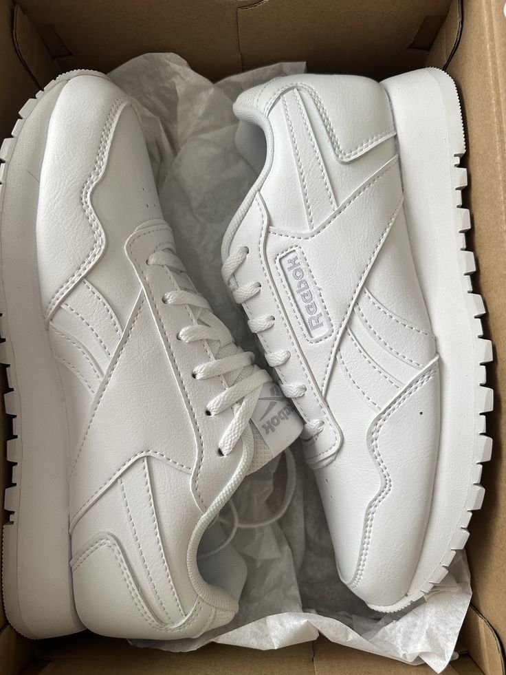 Yeezy Sneakers Pallets - Image 2