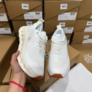 Cloud nova shoe pallet